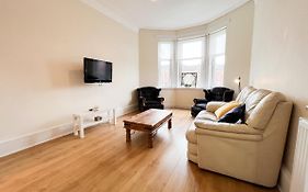 2 Bedroom Glasgow Apartment